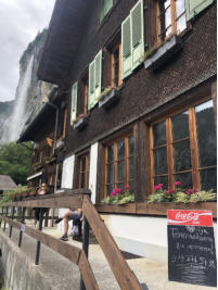 Jules Schmitte with view to the Staubbach falls